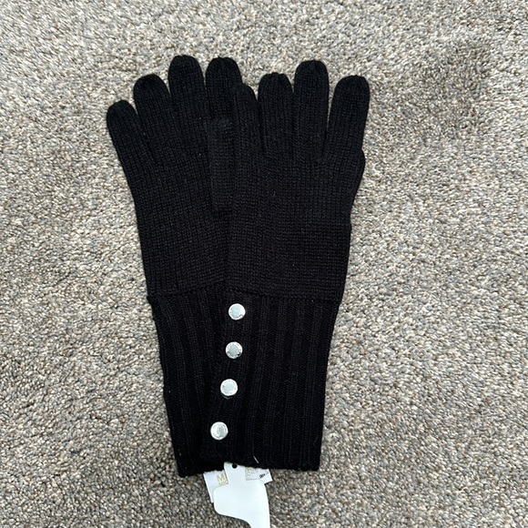NWT Long Michael Kors Womans Black Ribbed Button-Up Knit Gloves - Picture 4 of 6